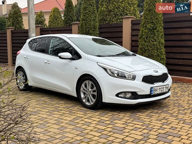 Хэтчбек Kia Ceed 2012 в Одессе