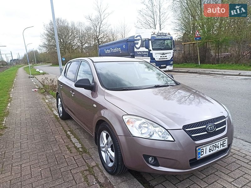 Хэтчбек Kia Ceed 2008 в Полтаве