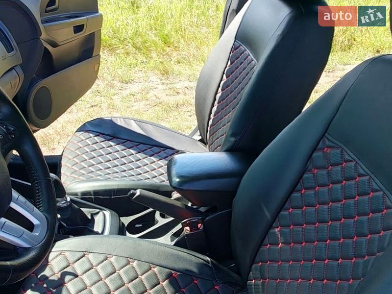 Хэтчбек Kia Ceed 2010 в Изюме