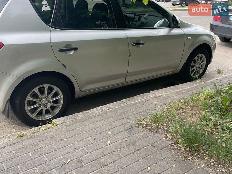 Хетчбек Kia Ceed 2007 в Києві
