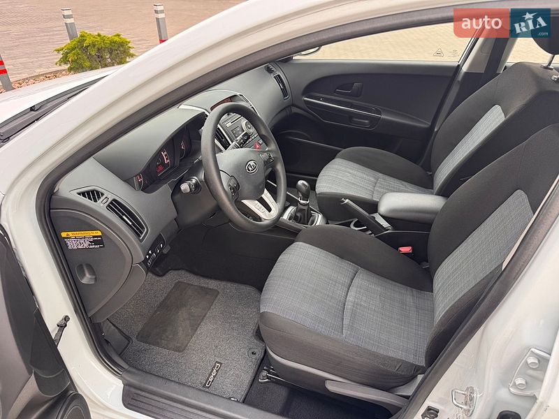 Хетчбек Kia Ceed 2010 в Луцьку фото 27 Хетчбек Kia Ceed 2010 в Луцьку