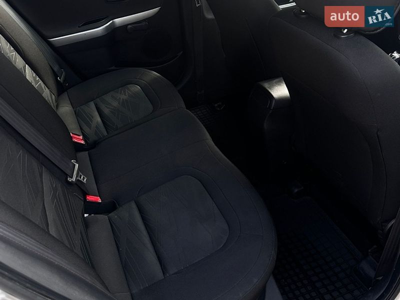 Хетчбек Kia Ceed 2012 в Запоріжжі