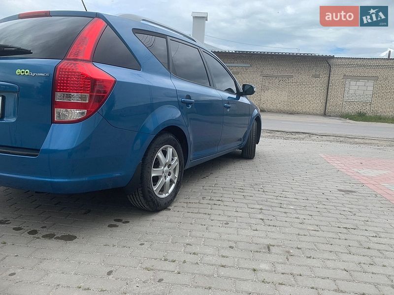 Универсал Kia Ceed 2011 в Казатине