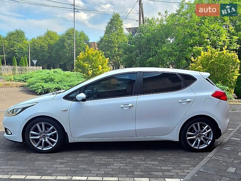 Хэтчбек Kia Ceed 2013 в Берегово