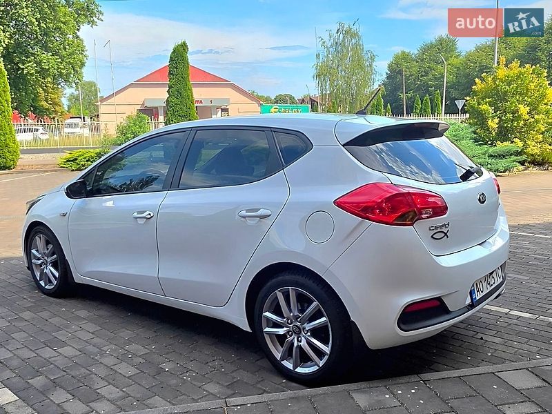 Хэтчбек Kia Ceed 2013 в Берегово