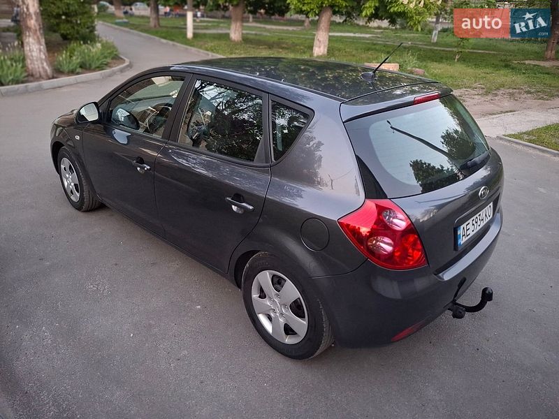 Хэтчбек Kia Ceed 2007 в Самаре