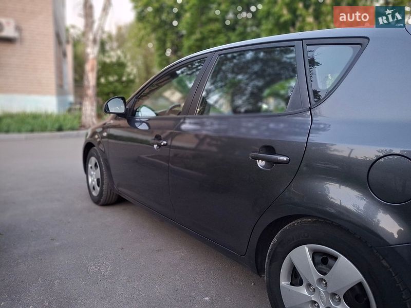 Хэтчбек Kia Ceed 2007 в Самаре