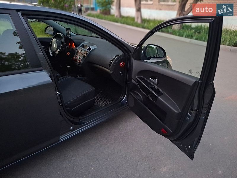 Хэтчбек Kia Ceed 2007 в Самаре