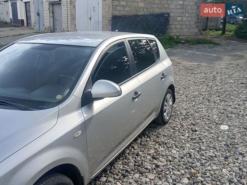 Хэтчбек Kia Ceed 2008 в Харькове