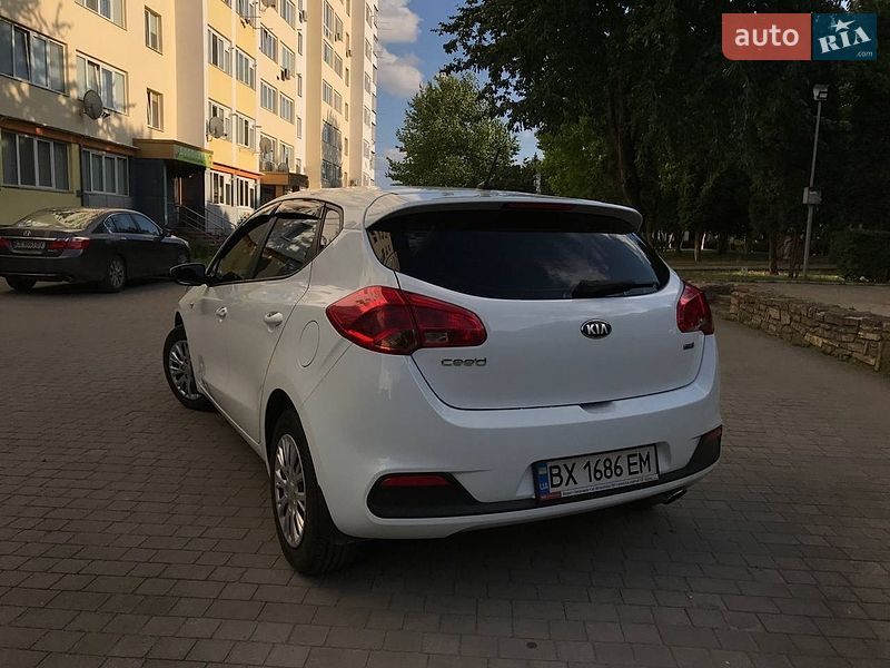 Хэтчбек Kia Ceed 2012 в Хмельницком