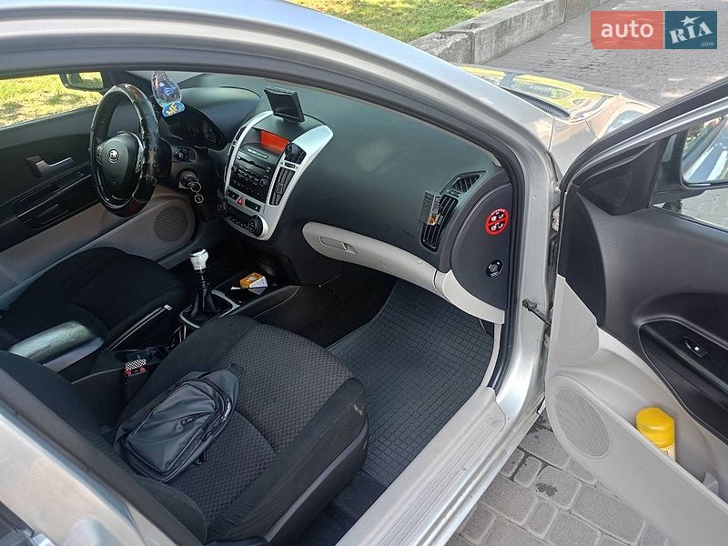 Універсал Kia Ceed 2008 в Коростені