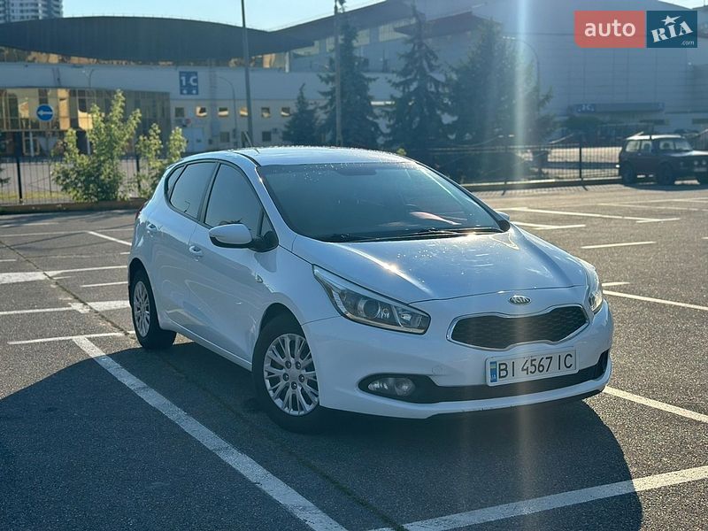 Хетчбек Kia Ceed 2012 в Києві фото 2 Хетчбек Kia Ceed 2012 в Києві