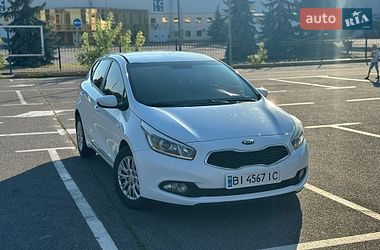 Хетчбек Kia Ceed 2012 в Києві фото 3 Хетчбек Kia Ceed 2012 в Києві