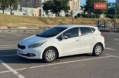 Хетчбек Kia Ceed 2012 в Києві фото 9 Хетчбек Kia Ceed 2012 в Києві