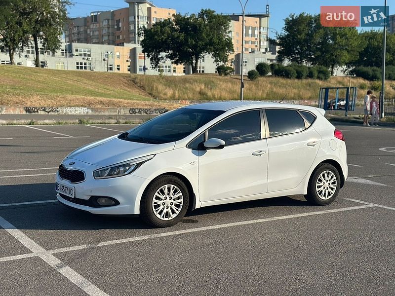Хетчбек Kia Ceed 2012 в Києві фото 9 Хетчбек Kia Ceed 2012 в Києві