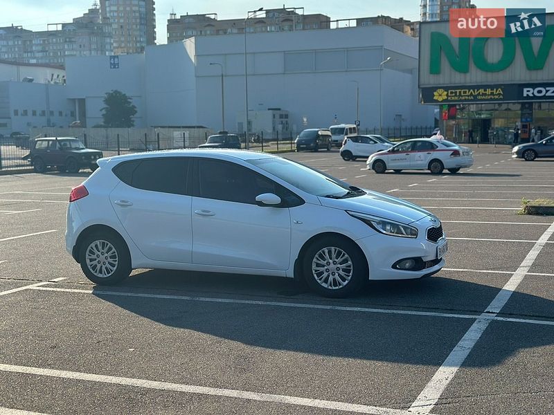 Хетчбек Kia Ceed 2012 в Києві фото 13 Хетчбек Kia Ceed 2012 в Києві