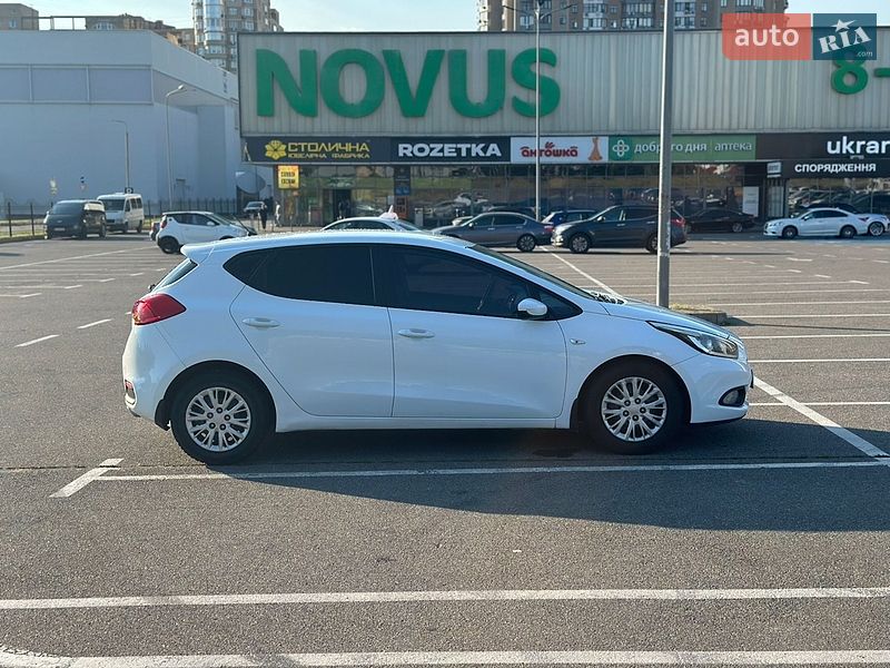Хетчбек Kia Ceed 2012 в Києві фото 14 Хетчбек Kia Ceed 2012 в Києві