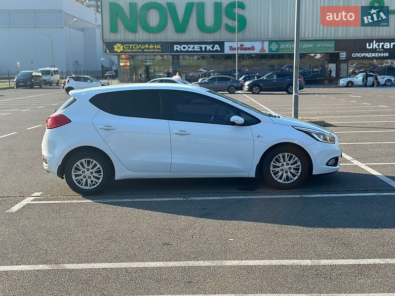 Хетчбек Kia Ceed 2012 в Києві фото 15 Хетчбек Kia Ceed 2012 в Києві