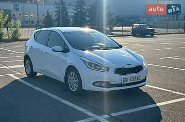 Хетчбек Kia Ceed 2012 в Києві фото 8 Хетчбек Kia Ceed 2012 в Києві