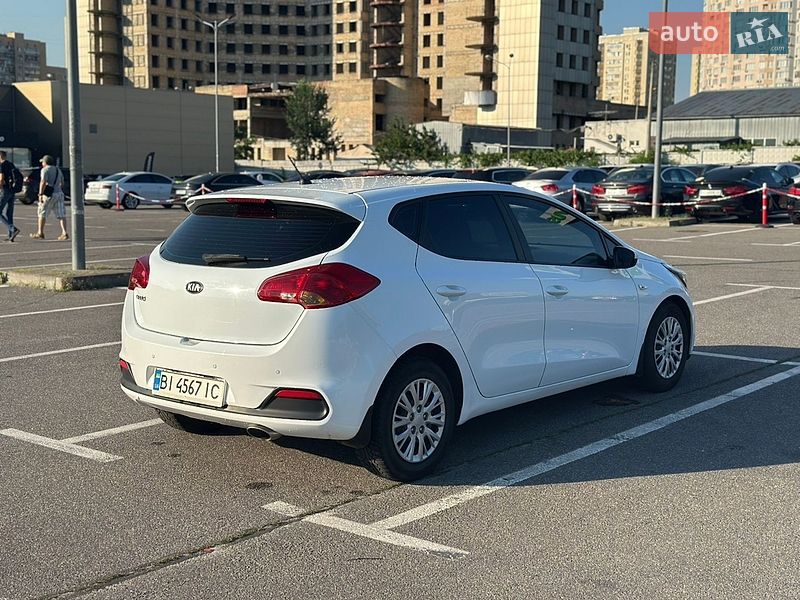 Хетчбек Kia Ceed 2012 в Києві фото 17 Хетчбек Kia Ceed 2012 в Києві