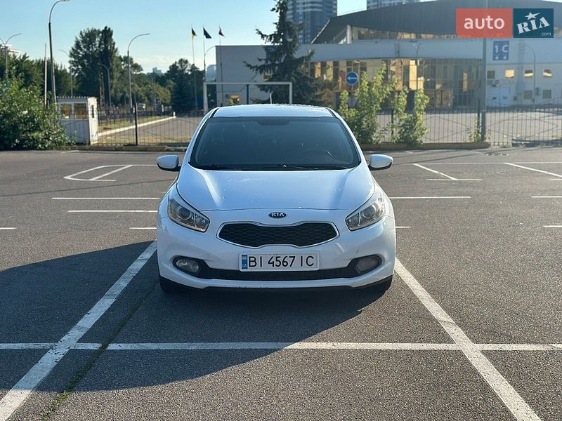 Хетчбек Kia Ceed 2012 в Києві фото 21 Хетчбек Kia Ceed 2012 в Києві