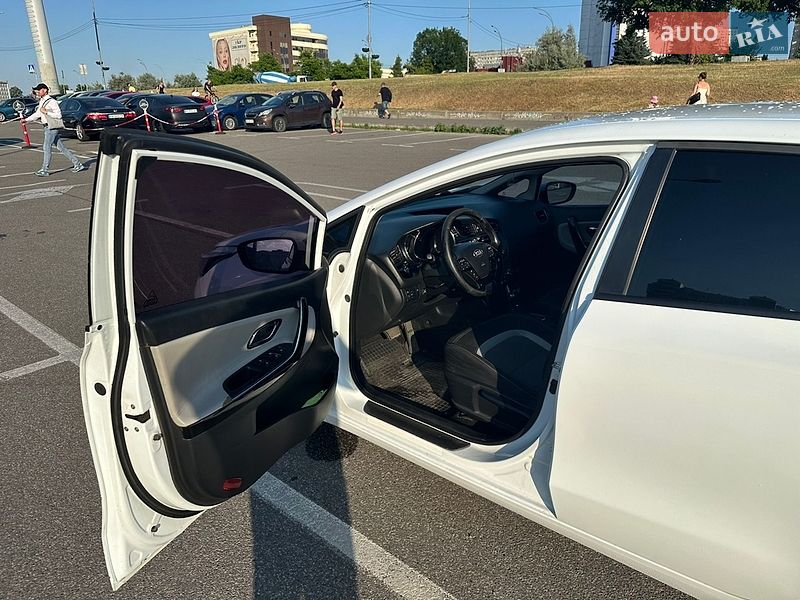 Хетчбек Kia Ceed 2012 в Києві фото 23 Хетчбек Kia Ceed 2012 в Києві