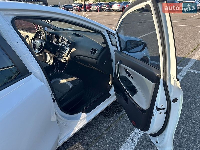 Хетчбек Kia Ceed 2012 в Києві фото 26 Хетчбек Kia Ceed 2012 в Києві