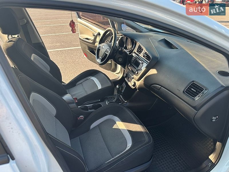 Хетчбек Kia Ceed 2012 в Києві фото 27 Хетчбек Kia Ceed 2012 в Києві