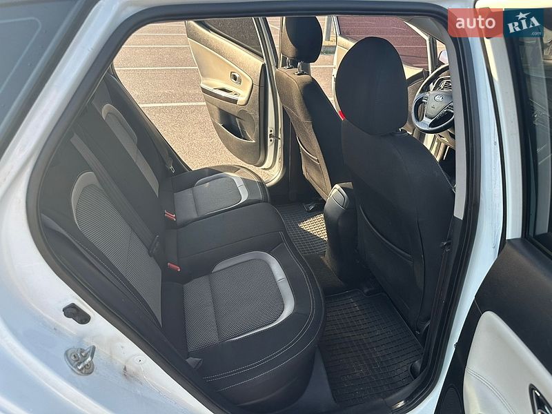 Хетчбек Kia Ceed 2012 в Києві фото 28 Хетчбек Kia Ceed 2012 в Києві
