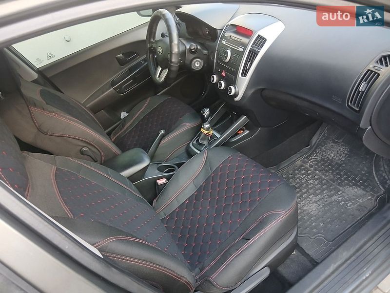 Универсал Kia Ceed 2010 в Дунаевцах