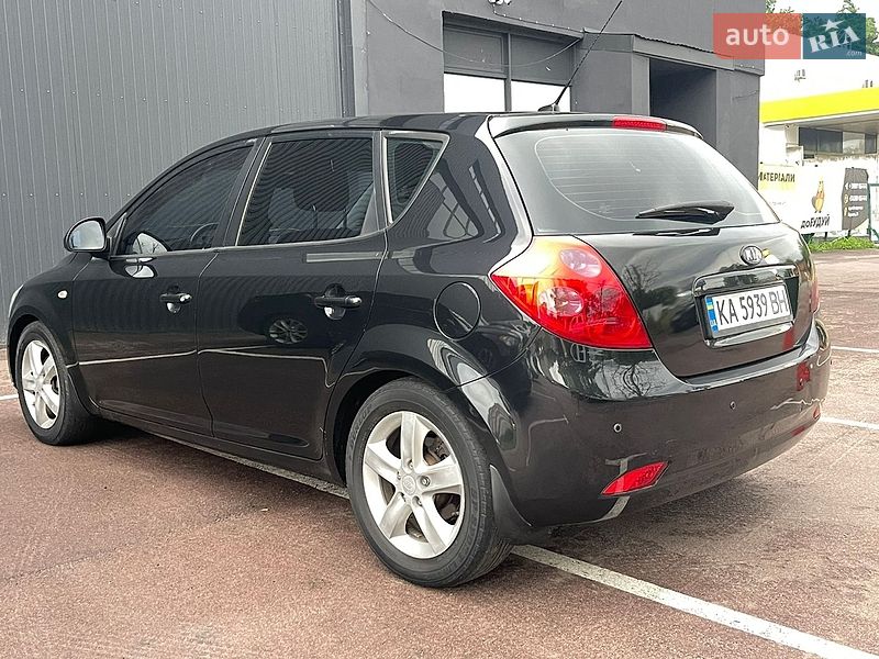 Хэтчбек Kia Ceed 2007 в Киеве