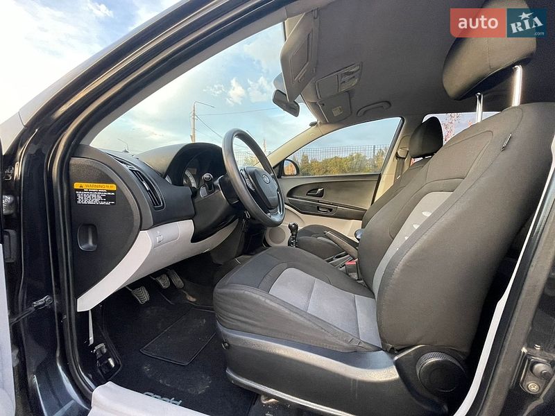 Хэтчбек Kia Ceed 2007 в Николаеве