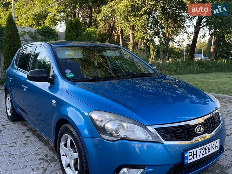 Хэтчбек Kia Ceed 2010 в Кицмани