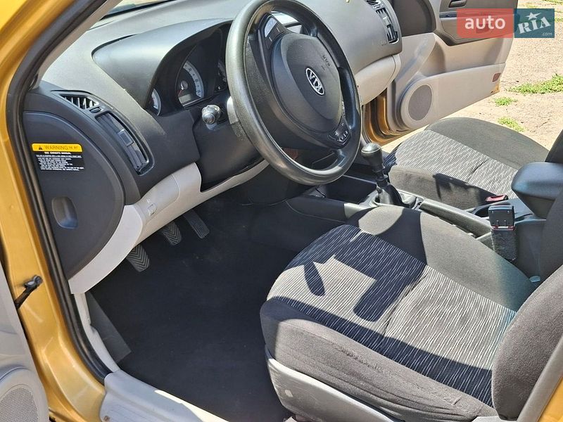 Хэтчбек Kia Ceed 2007 в Черновцах