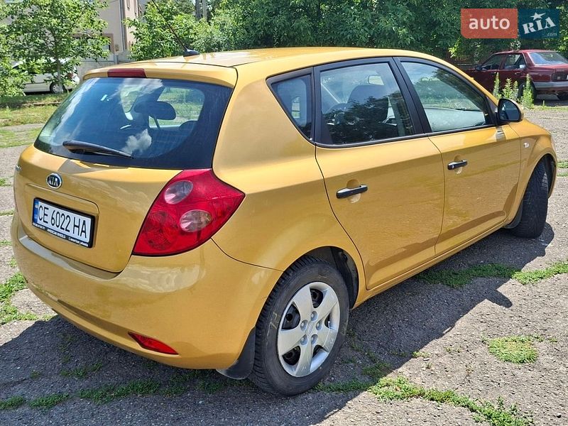 Хэтчбек Kia Ceed 2007 в Черновцах
