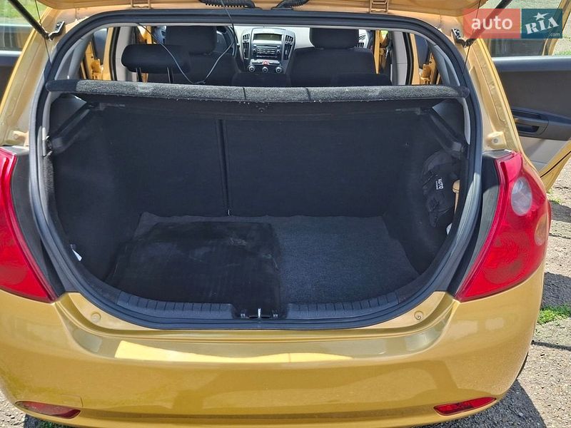 Хэтчбек Kia Ceed 2007 в Черновцах