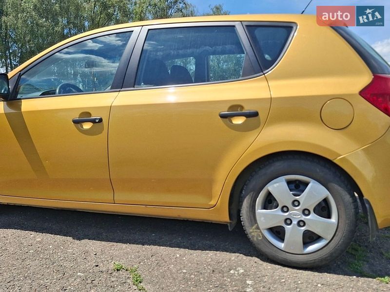 Хэтчбек Kia Ceed 2007 в Черновцах