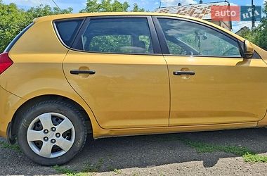 Хэтчбек Kia Ceed 2007 в Черновцах