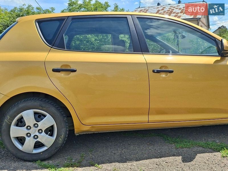 Хэтчбек Kia Ceed 2007 в Черновцах