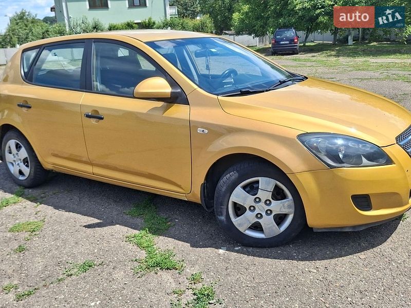 Хэтчбек Kia Ceed 2007 в Черновцах