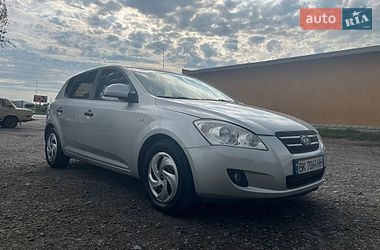 Хетчбек Kia Ceed 2008 в Дубні