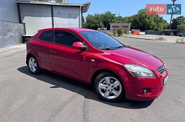 Хэтчбек Kia Ceed 2008 в Одессе