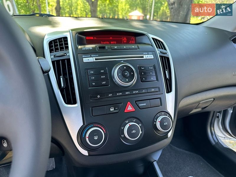 Универсал Kia Ceed 2011 в Кропивницком