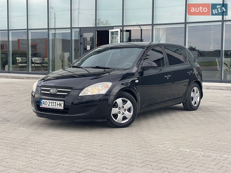 Хэтчбек Kia Ceed 2007 в Хусте