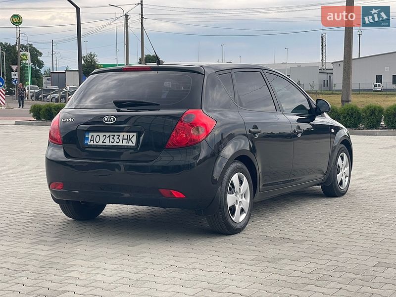 Хэтчбек Kia Ceed 2007 в Хусте