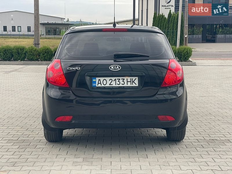 Хэтчбек Kia Ceed 2007 в Хусте