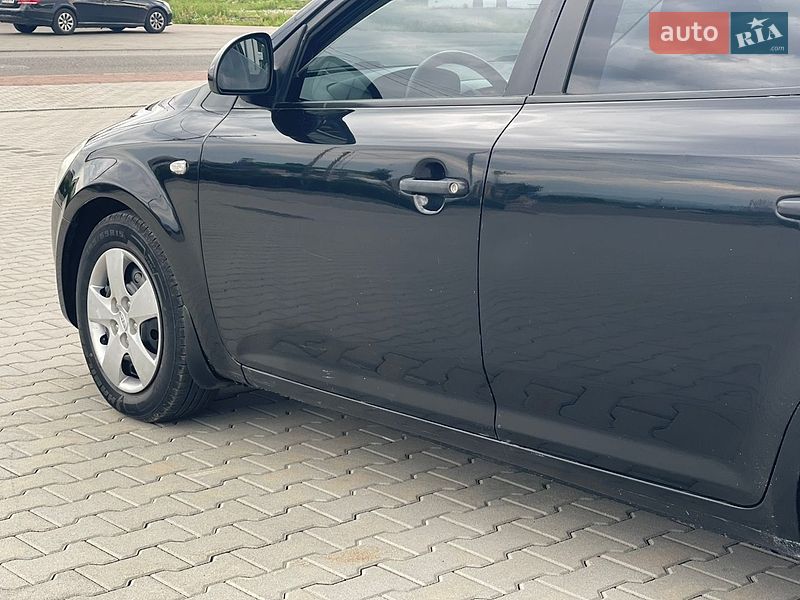 Хэтчбек Kia Ceed 2007 в Хусте