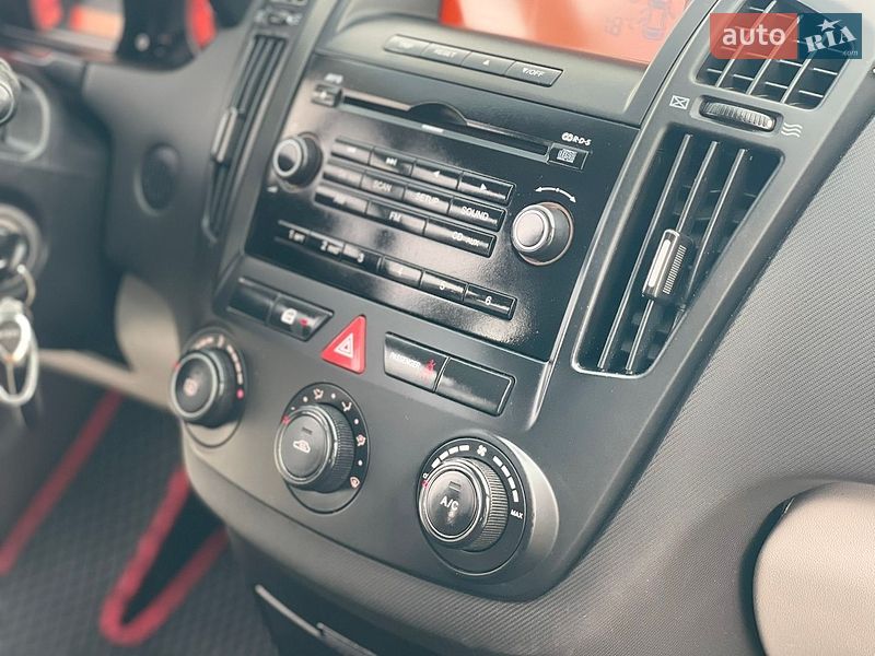 Хэтчбек Kia Ceed 2007 в Хусте