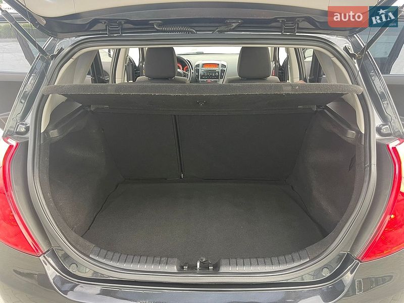 Хэтчбек Kia Ceed 2007 в Хусте