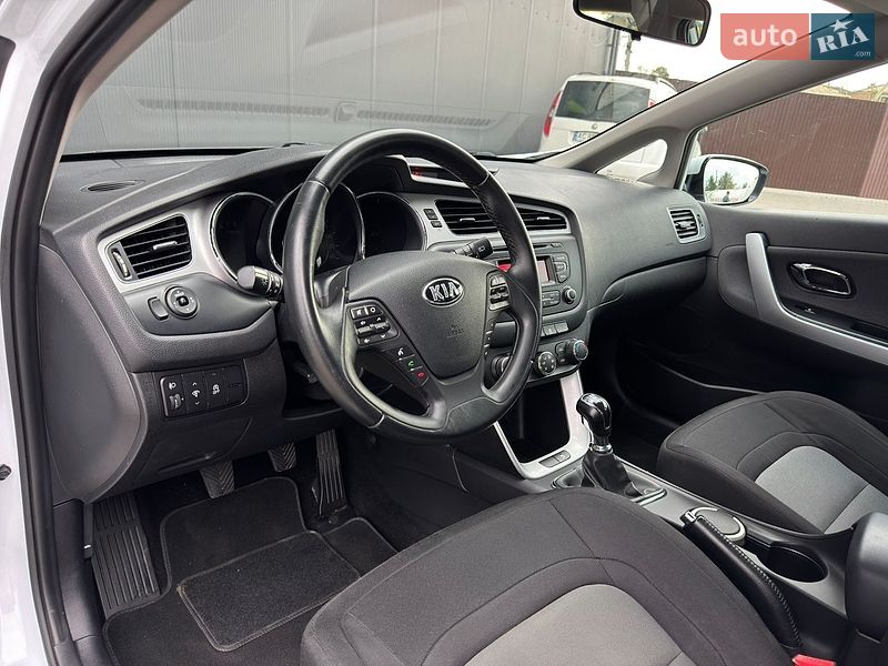 Универсал Kia Ceed 2014 в Луцке
